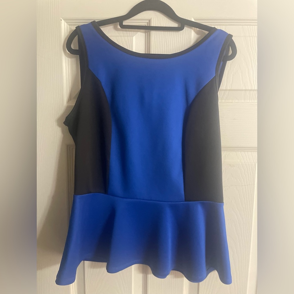 Cute top. Good condition.